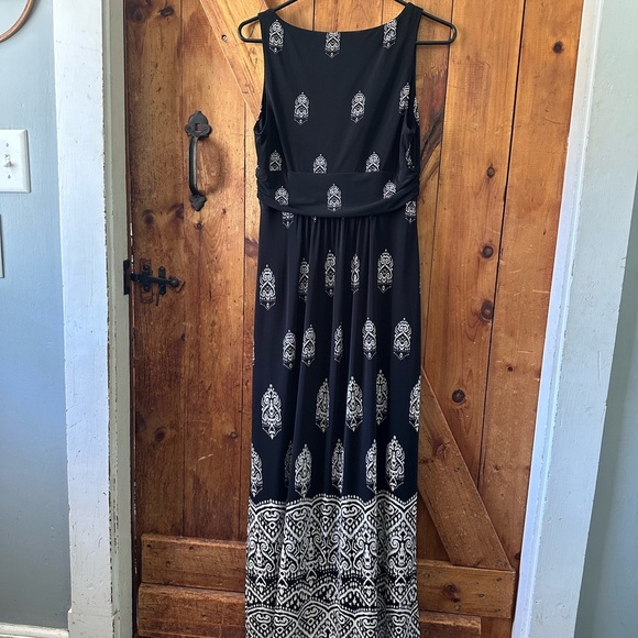 Chaps Black and White Patterned Maxi Dress whimsigoth - Picture 3 of 3